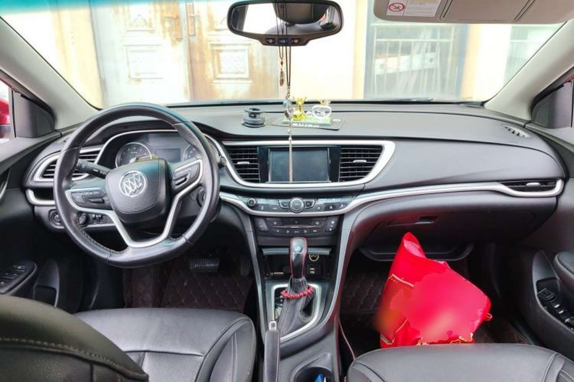 Used Buick GT 2019 18T Automatic Connected Elite Model China VI Standard Center Console