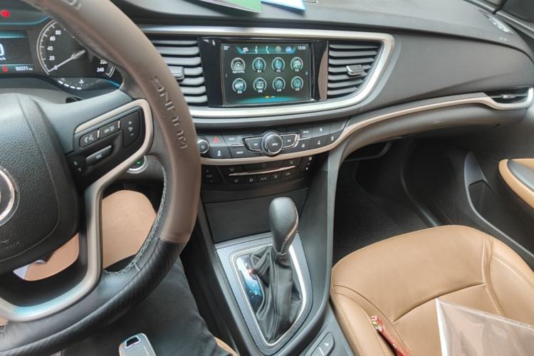 Used Buick GT 2019 18T Automatic Connected Flagship Version China VI Standard Center Console
