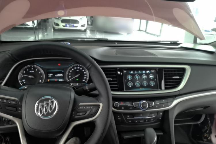 Used Buick GT 2019 18T Automatic Connected Elite Model China VI Standard Center Console