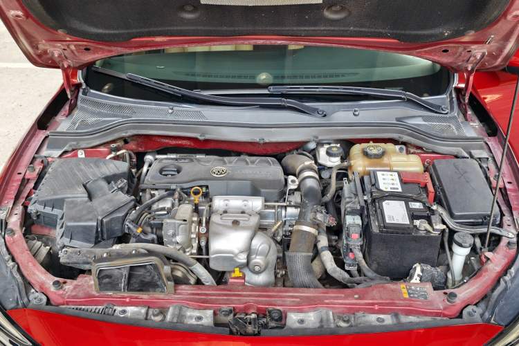 Used Buick GT 2019 18T Automatic Connected Flagship Version China VI Standard Engine Bay