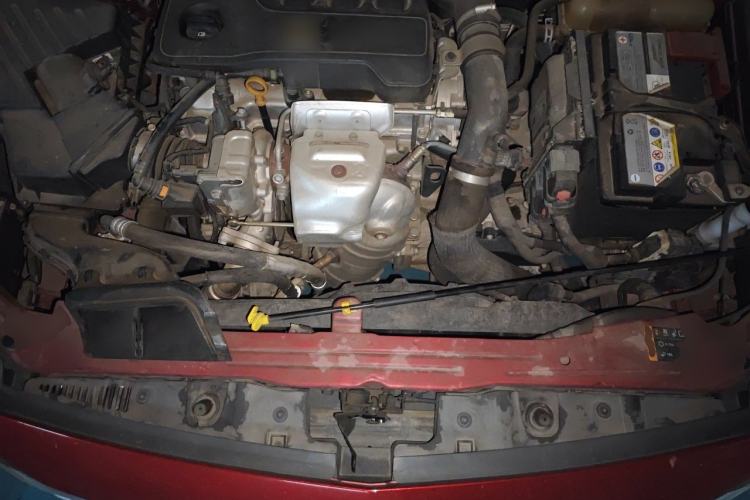 Used Buick GT 2019 18T Automatic Connected Elite Model China VI Standard Engine Bay