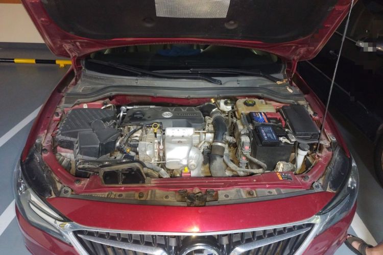 Used Buick GT 2019 18T Automatic Connected Elite Model China VI Standard Engine Bay