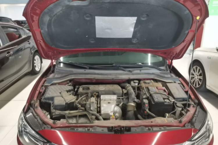 Used Buick GT 2019 18T Automatic Connected Elite Model China VI Standard Engine Bay