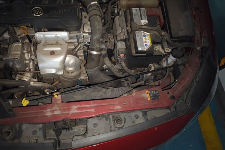 Used Buick GT 2019 18T Automatic Connected Elite Model China VI Standard Engine Bay Left