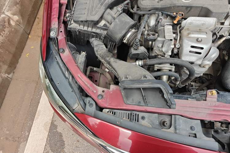 Used Buick GT 2019 15T Dual-Clutch Advanced Version China VI Standard Engine Bay Right