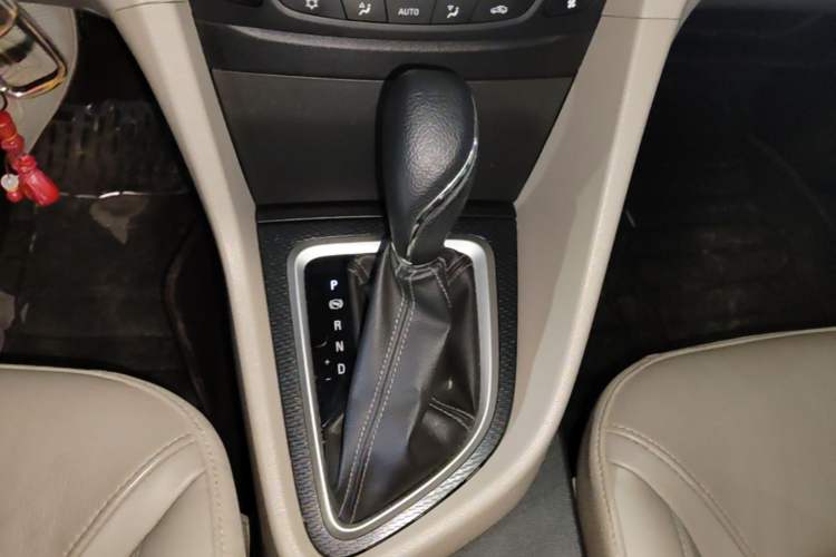 Used Buick GT 2019 15T Dual-Clutch Connected Elite Model China VI Gear Lever