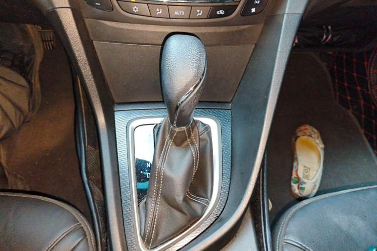 Used Buick GT 2019 18T Automatic Connected Elite Model China V Standard Gear Lever