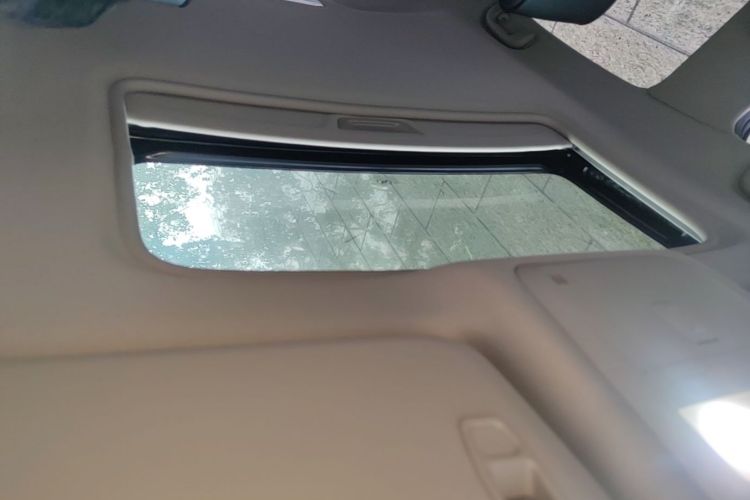 Used Buick GT 2019 15T Dual-Clutch Connected Elite Model China VI Headliner