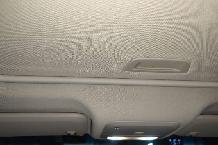 Used Buick GT 2019 18T Automatic Connected Elite Model China VI Standard Headliner