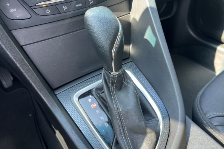Used Buick GT 2019 18T Automatic Connected Elite Model China V Standard Interior 4