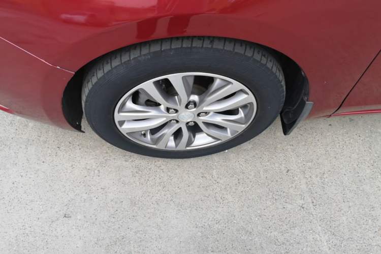 Used Buick GT 2019 18T Automatic Connected Elite Model China VI Standard Left Front Wheel Hub
