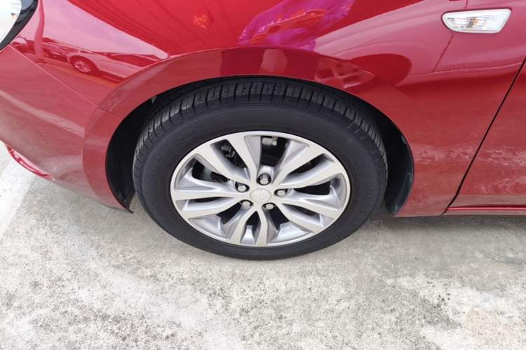 Used Buick GT 2019 18T Automatic Connected Elite Model China VI Standard Left Front Wheel Hub