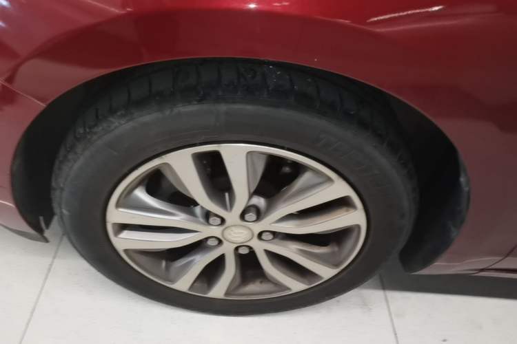 Used Buick GT 2019 18T Automatic Connected Elite Model China VI Standard Left Front Wheel Hub