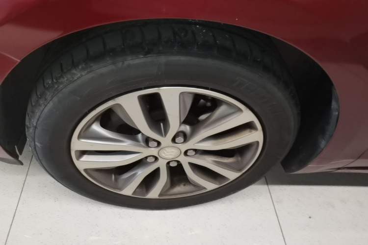 Used Buick GT 2019 18T Automatic Connected Elite Model China VI Standard Left Front Wheel Hub