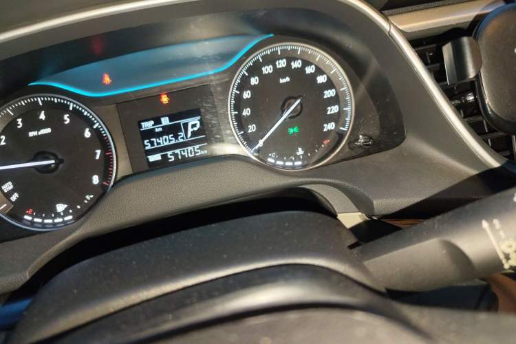 Used Buick GT 2019 15T Dual-Clutch Advanced Version China VI Standard Odometer Close Up