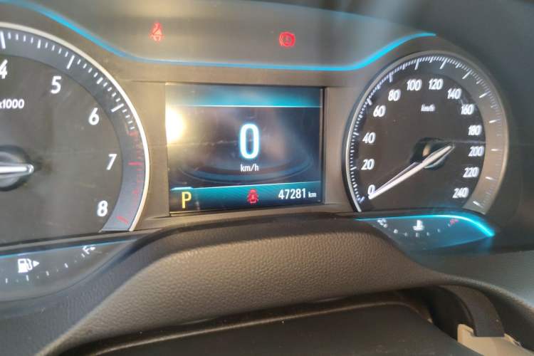 Used Buick GT 2019 15T Dual-Clutch Connected Elite Model China VI Odometer Close Up