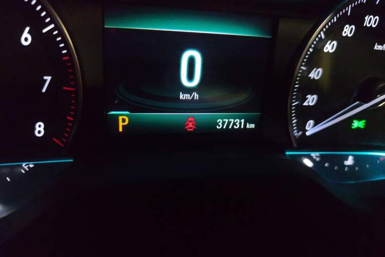 Used Buick GT 2019 18T Automatic Connected Elite Model China VI Standard Odometer Close Up