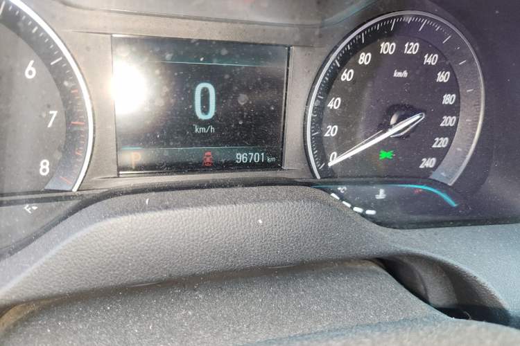Used Buick GT 2019 18T Automatic Connected Elite Model China VI Standard Odometer Close Up