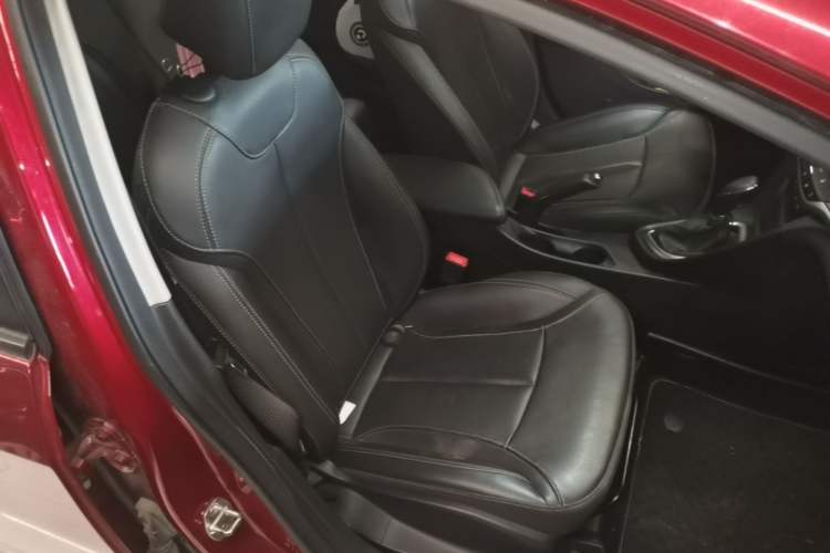 Used Buick GT 2019 18T Automatic Connected Elite Model China VI Standard Right Front Seat