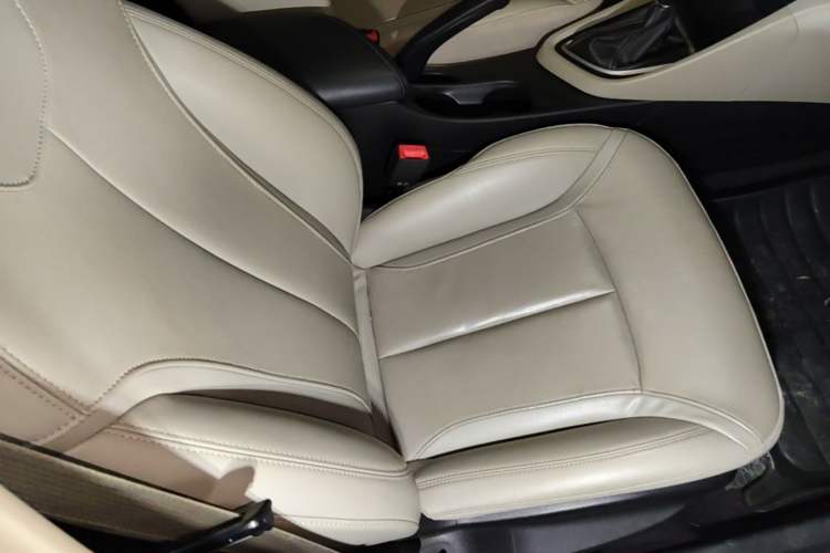 Used Buick GT 2019 15T Dual-Clutch Connected Elite Model China VI Right Front Seat