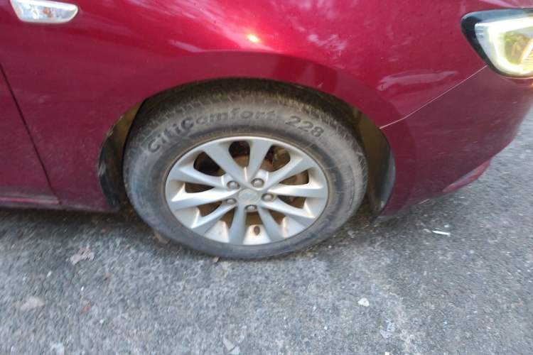 Used Buick GT 2019 15T Dual-Clutch Advanced Version China VI Standard Right Front Wheel Hub