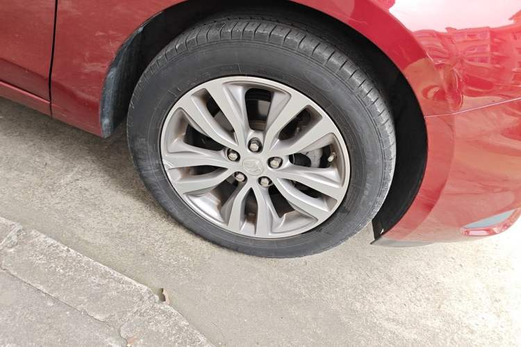 Used Buick GT 2019 18T Automatic Connected Elite Model China VI Standard Right Front Wheel Hub