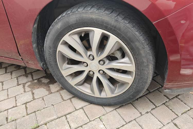 Used Buick GT 2019 18T Automatic Connected Elite Model China VI Standard Right Front Wheel Hub