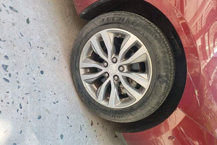 Used Buick GT 2019 18T Automatic Connected Flagship Version China V Standard Right Front Wheel Hub