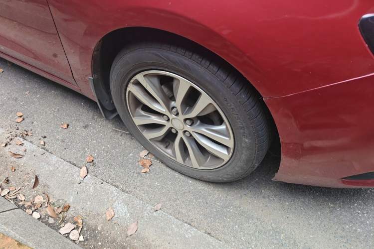 Used Buick GT 2019 18T Automatic Connected Elite Model China V Standard Right Front Wheel Hub