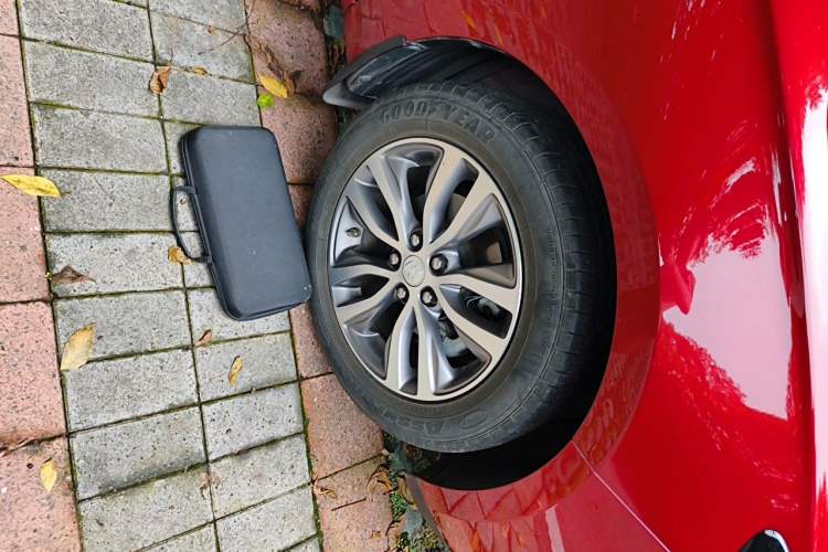 Used Buick GT 2019 18T Automatic Connected Elite Model China VI Standard Right Front Wheel Hub