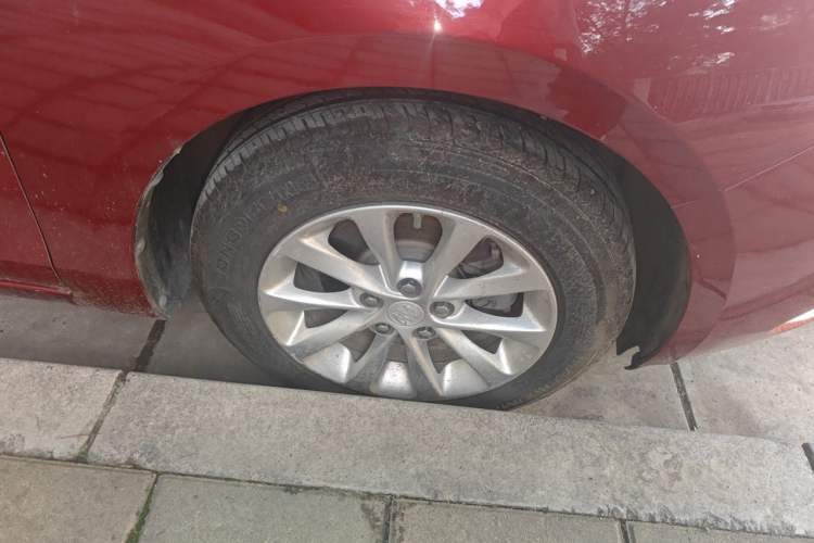 Used Buick GT 2019 15T Dual-Clutch Advanced Version China VI Standard Right Front Wheel Hub