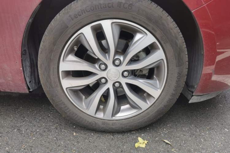 Used Buick GT 2019 18T Automatic Connected Elite Model China V Standard Right Front Wheel Hub