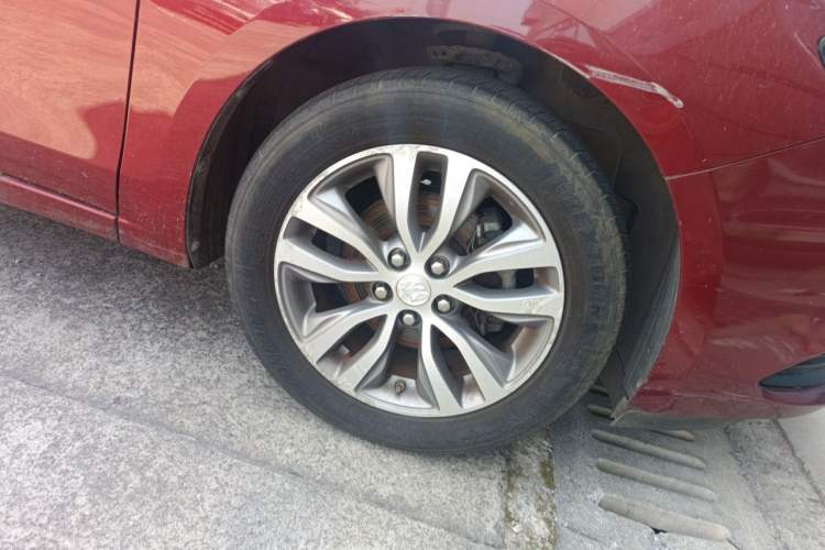 Used Buick GT 2019 18T Automatic Connected Elite Model China V Standard Right Front Wheel Hub