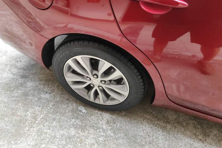 Used Buick GT 2019 18T Automatic Connected Flagship Version China VI Standard Right Rear Wheel Hub