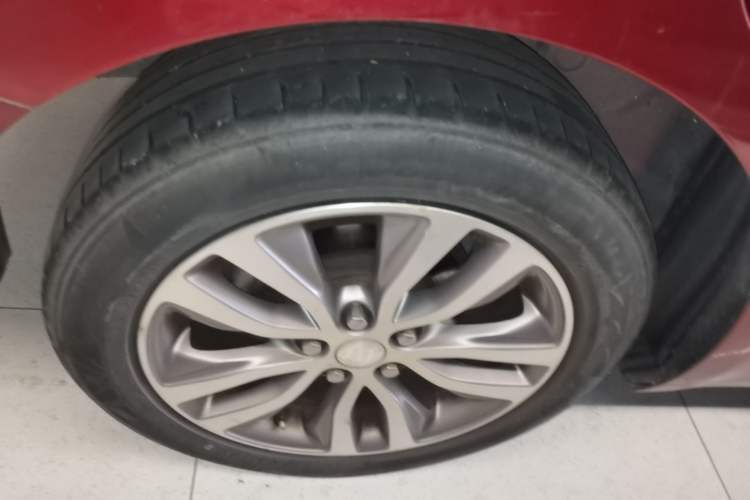 Used Buick GT 2019 18T Automatic Connected Elite Model China VI Standard Right Rear Wheel Hub