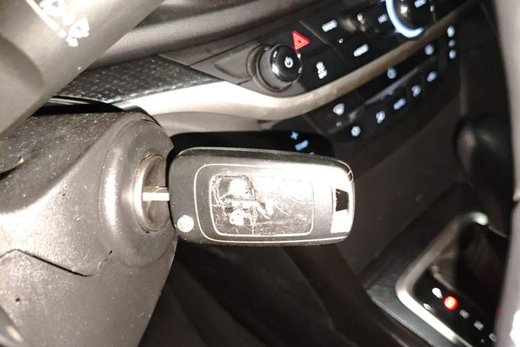 Used Buick GT 2019 18T Automatic Connected Elite Model China VI Standard Vehicle Key