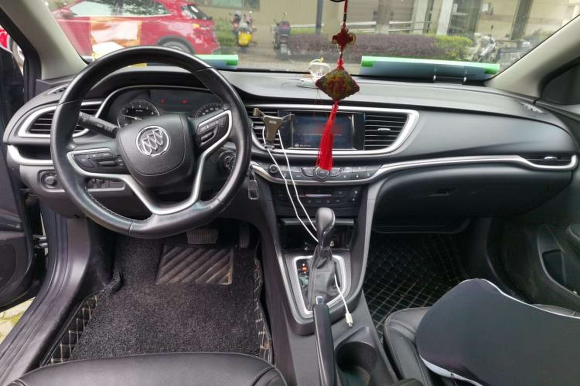 Used Buick GT 2019 18T Automatic Connected Elite Model China VI Standard Center Console