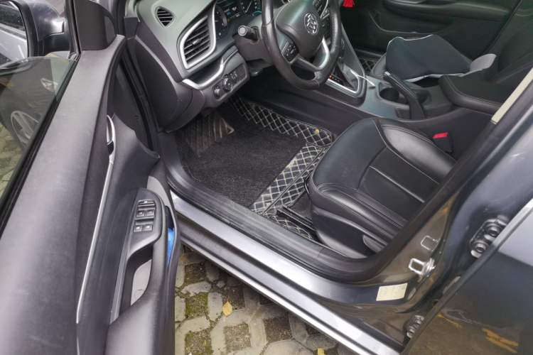 Used Buick GT 2019 18T Automatic Connected Elite Model China VI Standard Driver Seat