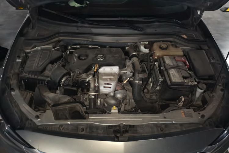 Used Buick GT 2019 15T Dual-Clutch Connected Elite Version China V Standard Engine Bay
