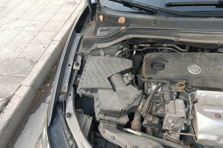Used Buick GT 2019 18T Automatic Connected Elite Model China VI Standard Engine Bay Right