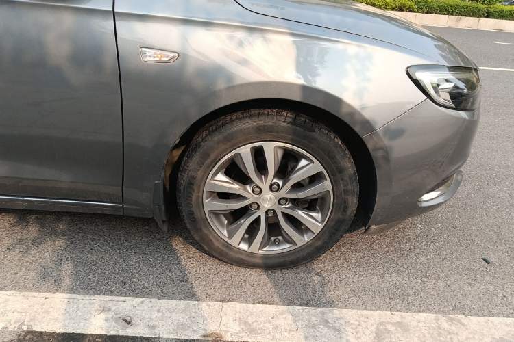 Used Buick GT 2019 18T Automatic Connected Elite Model China VI Standard Right Front Wheel Hub