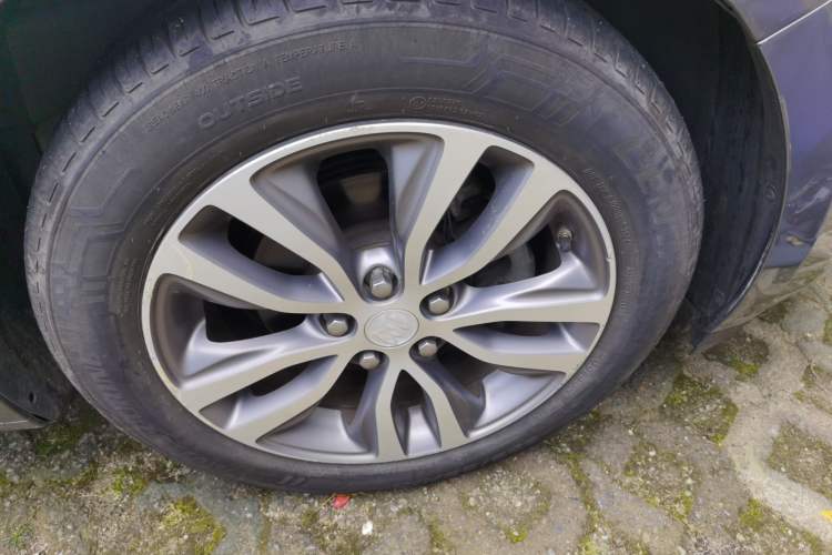Used Buick GT 2019 18T Automatic Connected Elite Model China VI Standard Right Front Wheel Hub