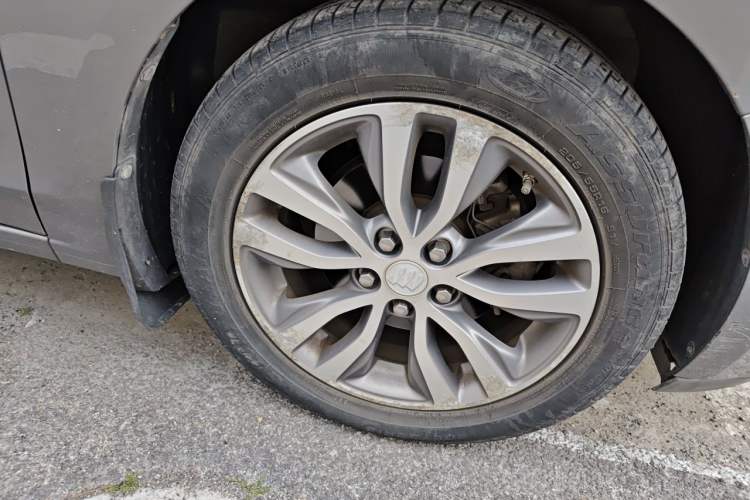 Used Buick GT 2019 18T Automatic Connected Elite Model China V Standard Right Front Wheel Hub