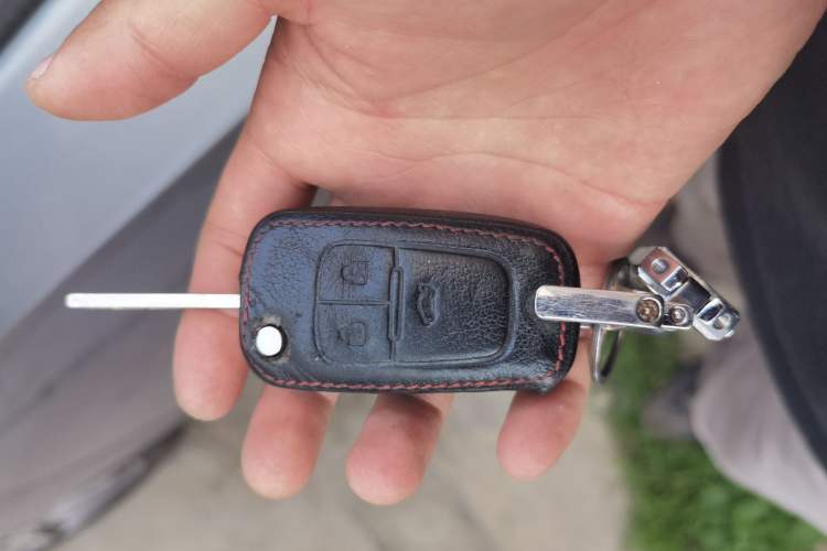 Used Buick GT 2019 18T Automatic Connected Elite Model China VI Standard Vehicle Key