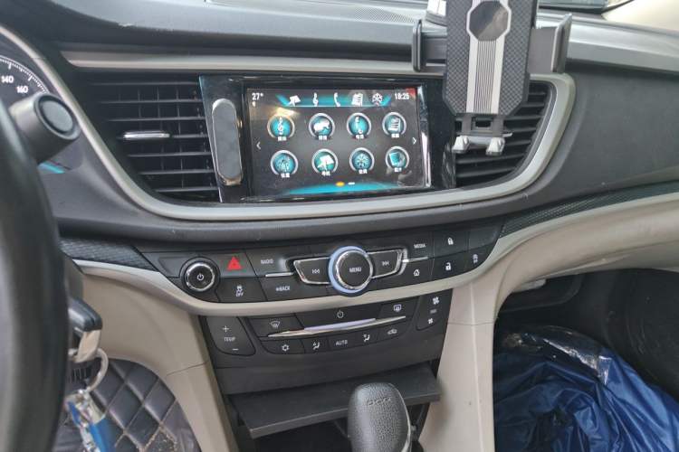Used Buick GT 2019 15T Dual-Clutch Connected Elite Model China VI Audio And AC Panel