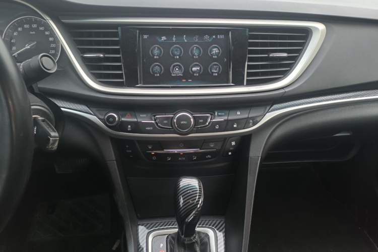 Used Buick GT 2019 18T Automatic Connected Elite Model China VI Standard Audio And AC Panel
