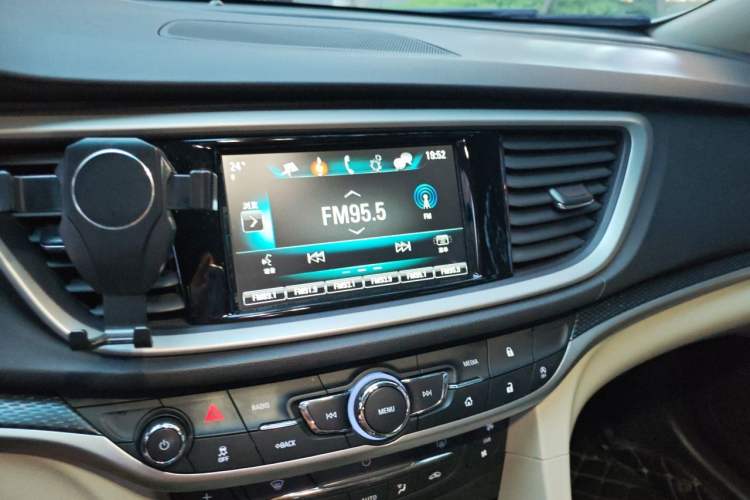 Used Buick GT 2019 15T Dual-Clutch Connected Elite Model China VI Audio And AC Panel