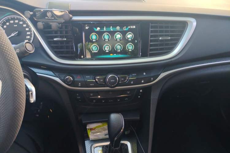 Used Buick GT 2019 18T Automatic Connected Elite Model China V Standard Audio And AC Panel