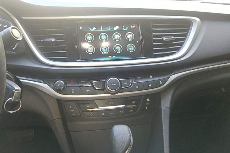 Used Buick GT 2019 18T Automatic Connected Elite Model China VI Standard Audio And AC Panel