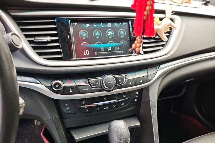 Used Buick GT 2019 18T Automatic Connected Elite Model China VI Standard Audio And AC Panel